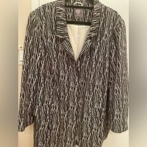 Vince Camuto double-breasted black & white duster-style long-sleeved jacket.